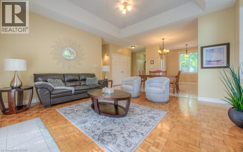 Photo 9 of 43 Postoaks Drive Drive, Mount Hope ON