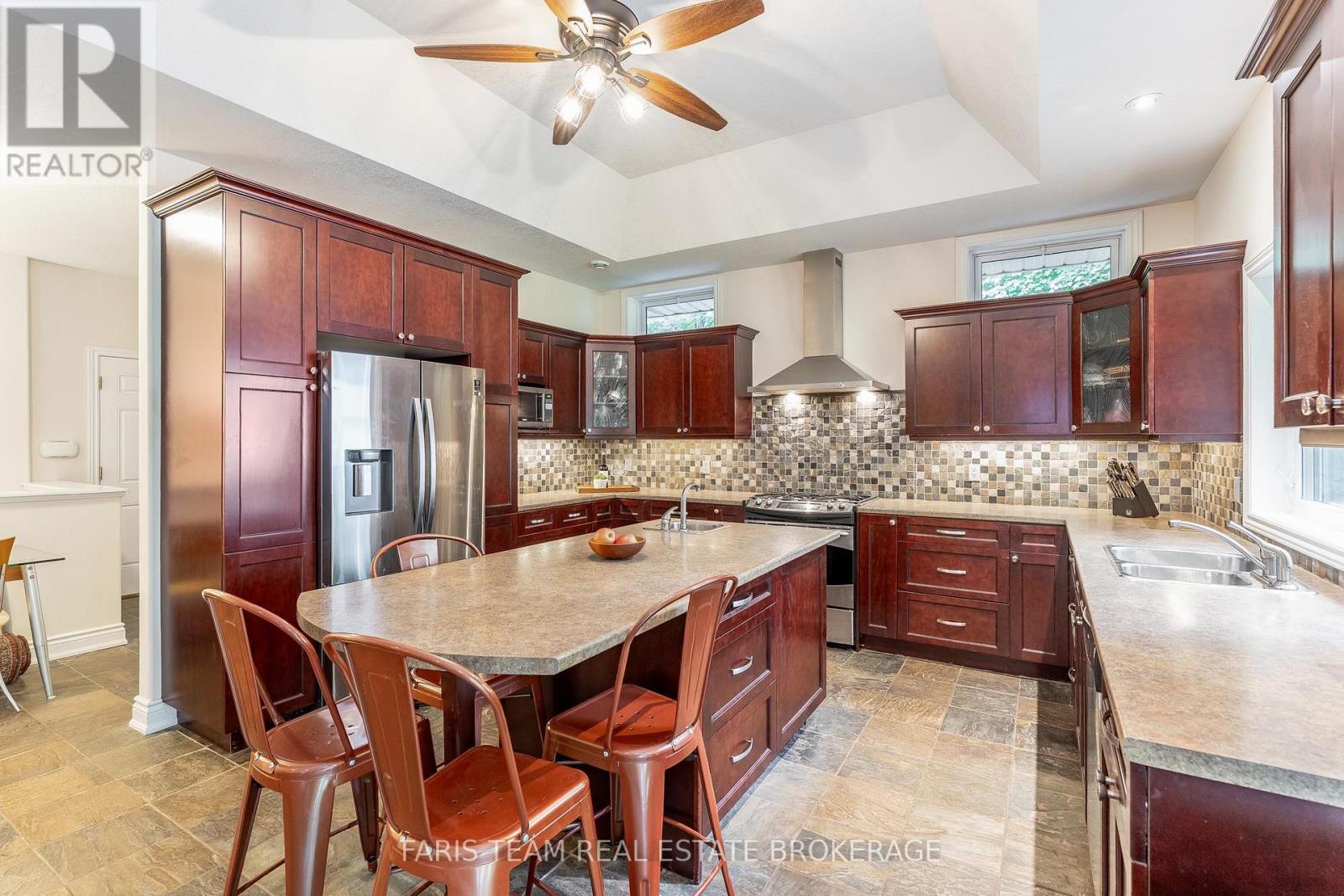 Photo 6 of 193 Gilwood Park Drive, Penetanguishene ON