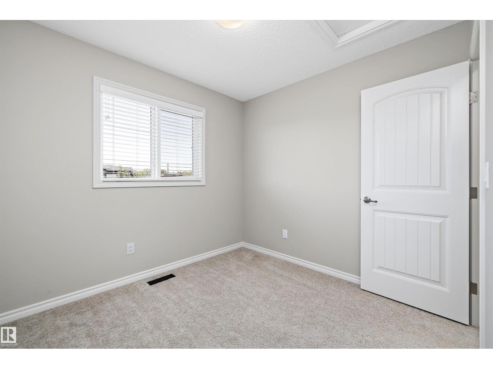 Photo 18 of 20112 27 Av Nw, Edmonton AB
