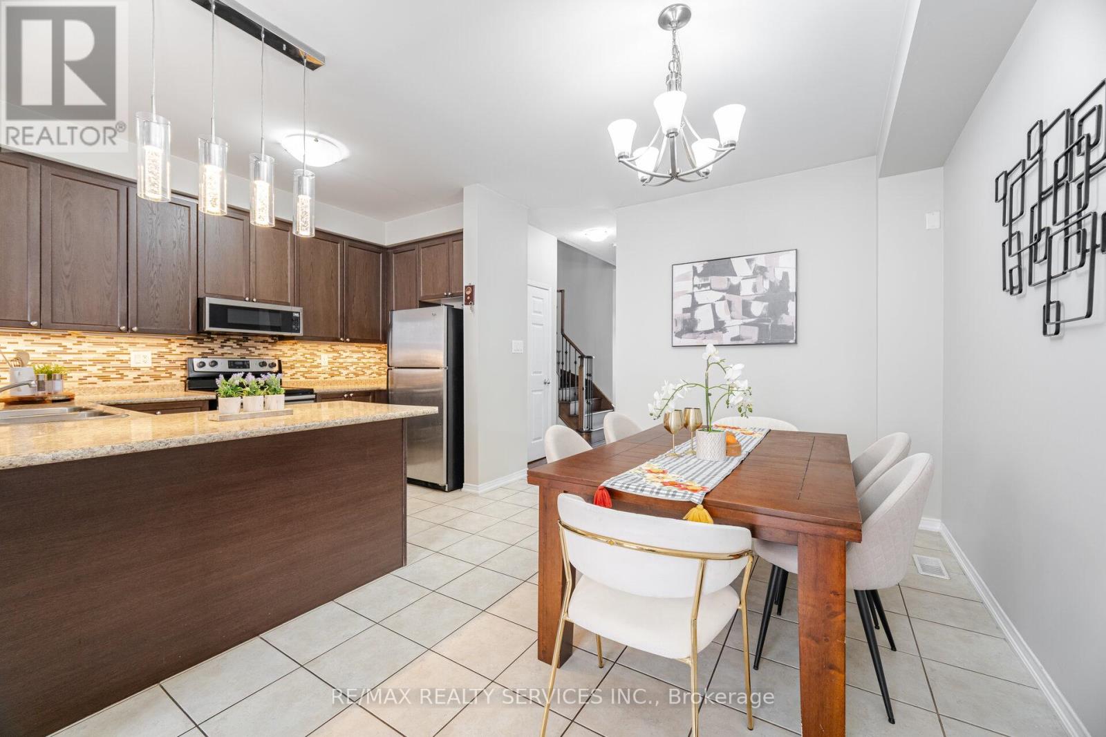 Photo 11 of 162 Sussexvale Drive, Brampton ON