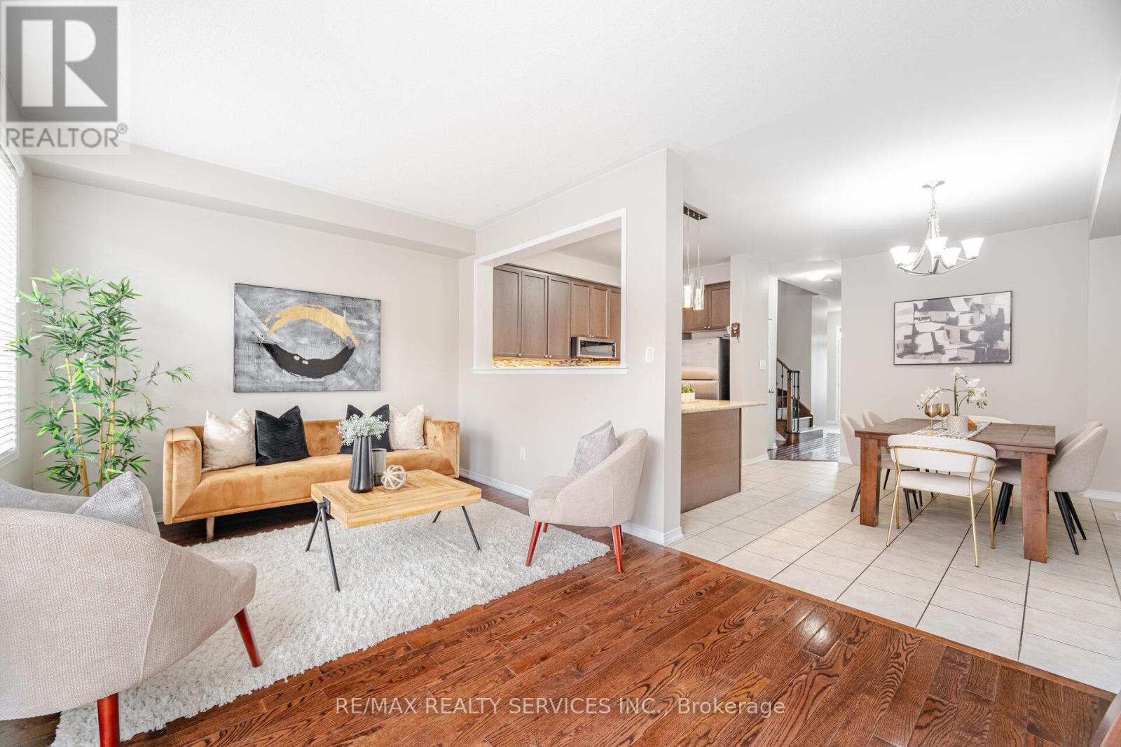 Photo 15 of 162 Sussexvale Drive, Brampton ON