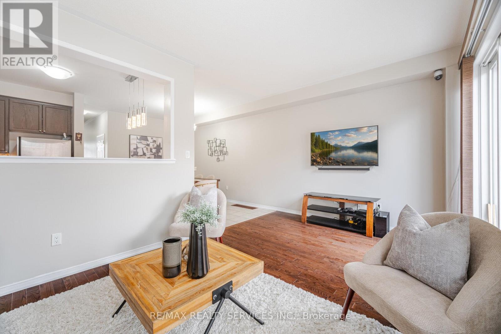 Photo 17 of 162 Sussexvale Drive, Brampton ON