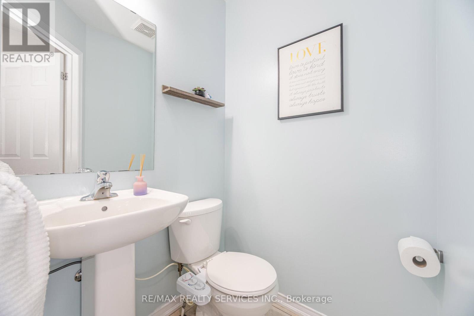 Photo 18 of 162 Sussexvale Drive, Brampton ON