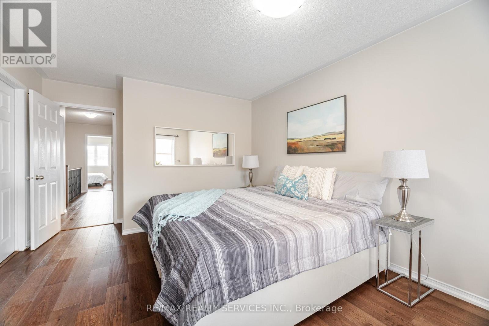 Photo 23 of 162 Sussexvale Drive, Brampton ON