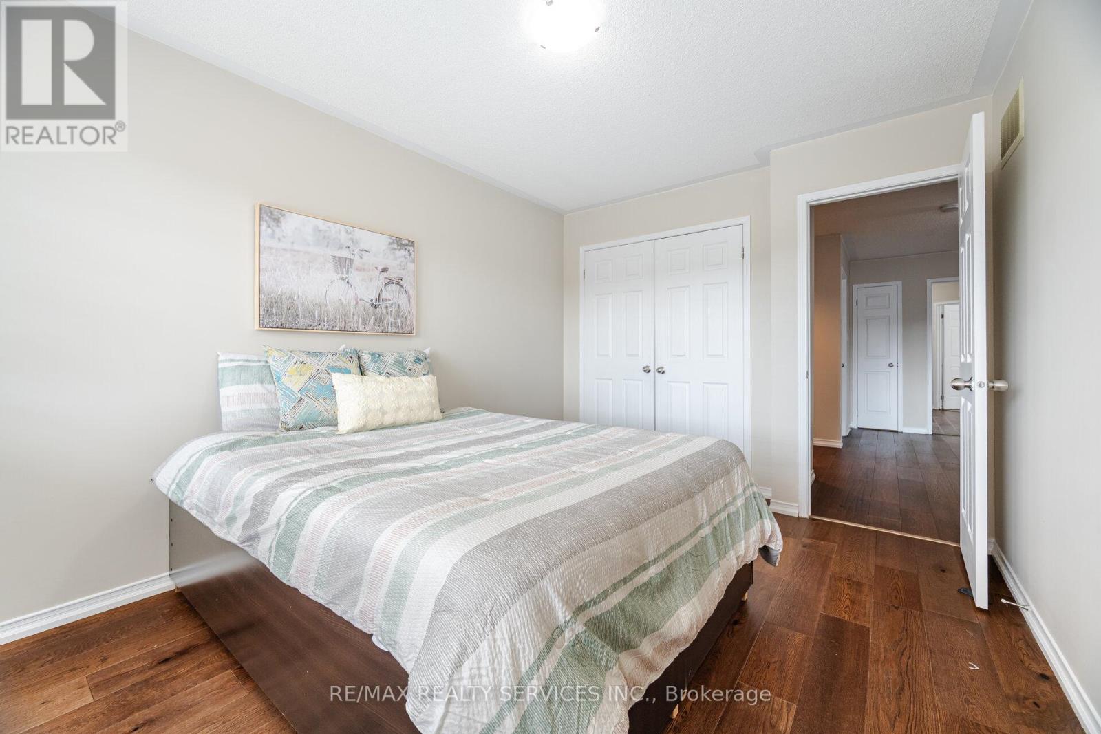 Photo 30 of 162 Sussexvale Drive, Brampton ON