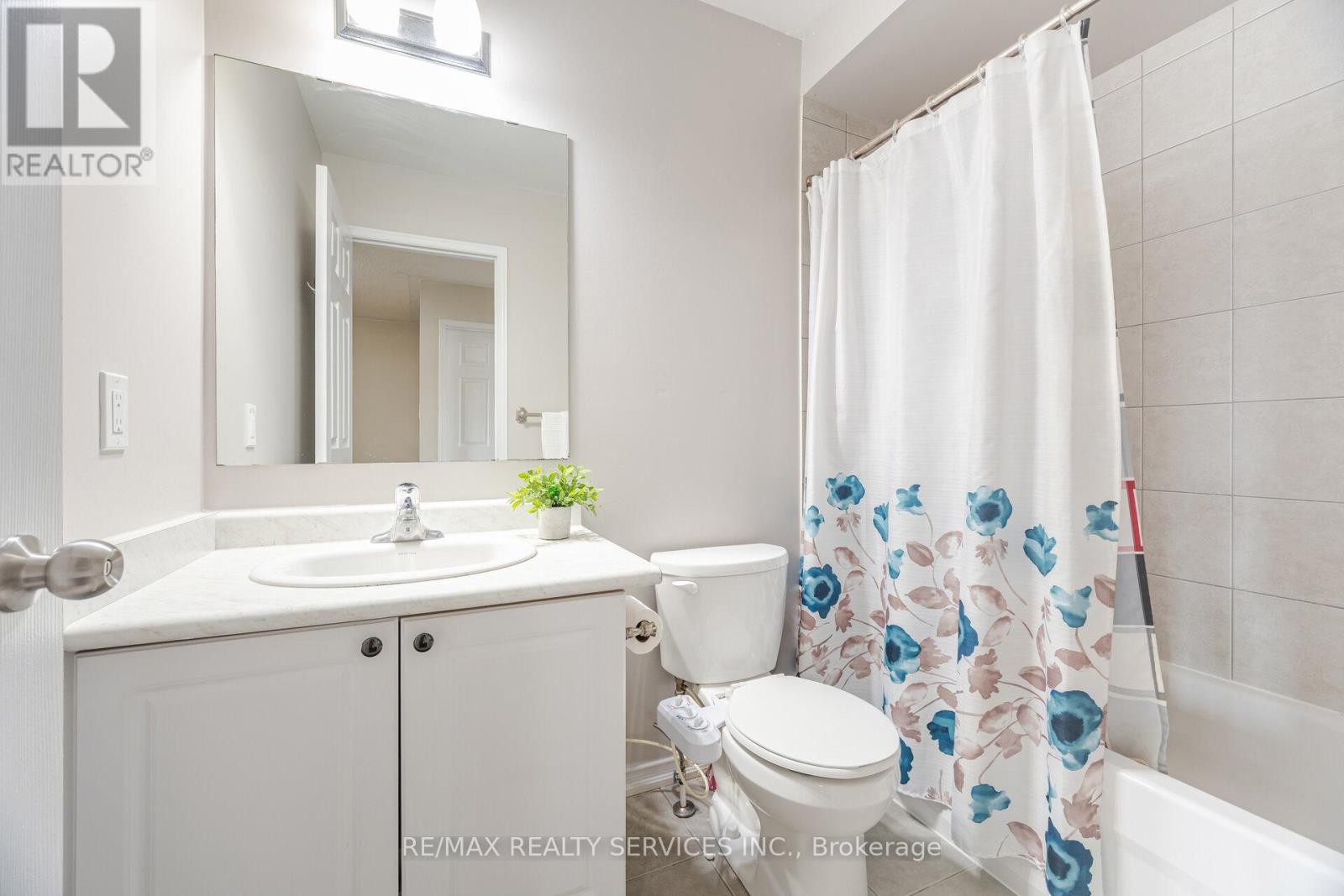 Photo 31 of 162 Sussexvale Drive, Brampton ON