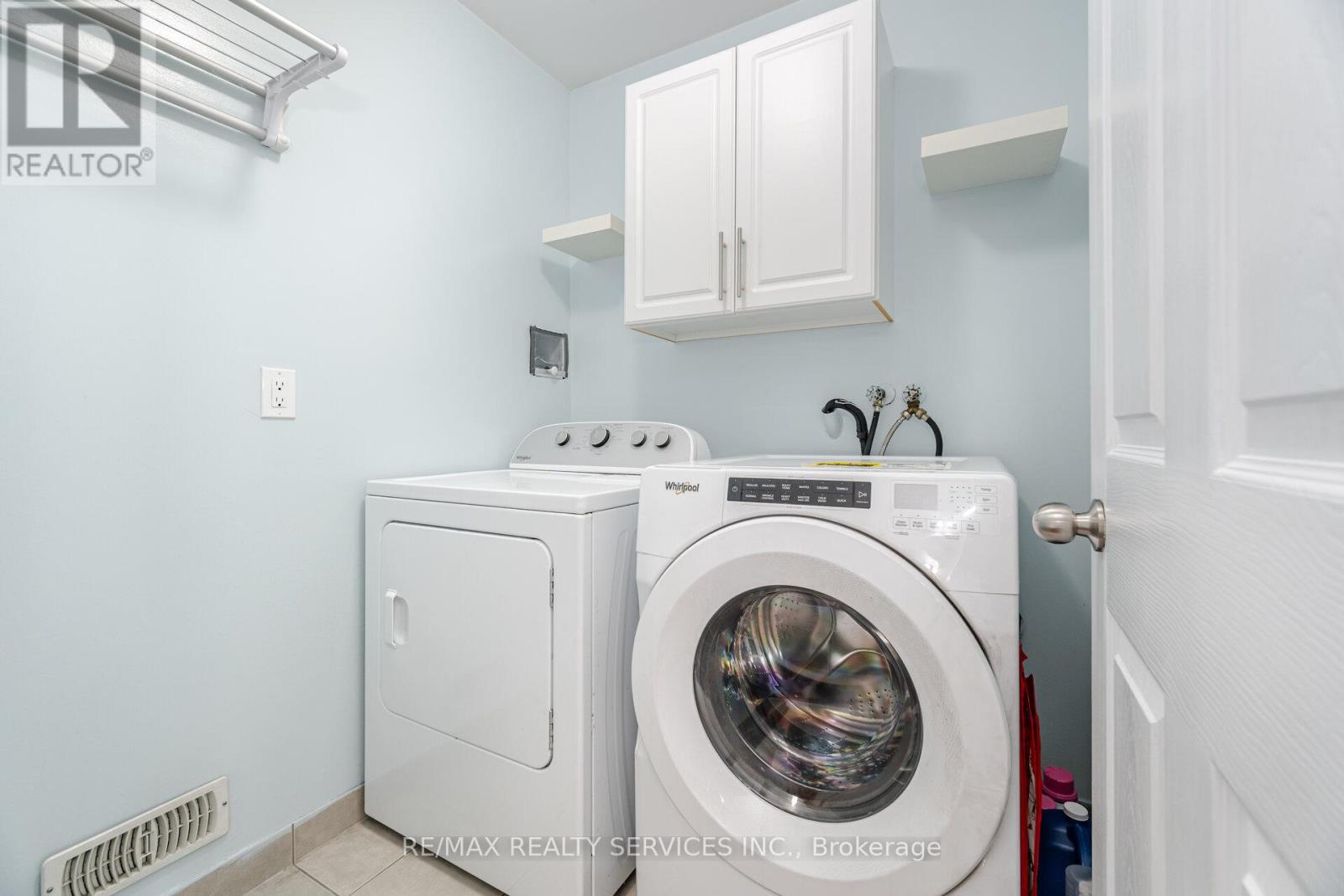 Photo 32 of 162 Sussexvale Drive, Brampton ON