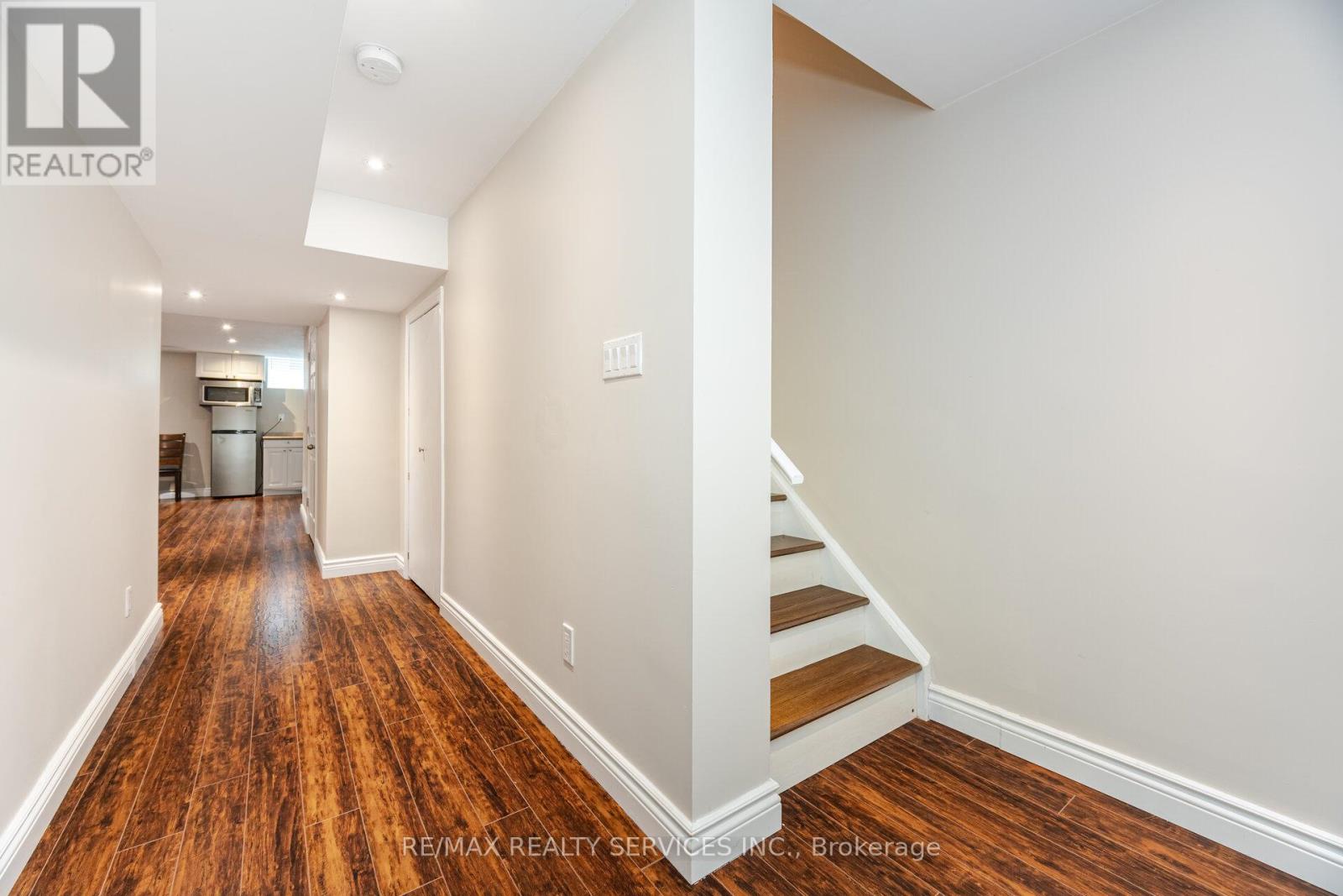 Photo 33 of 162 Sussexvale Drive, Brampton ON