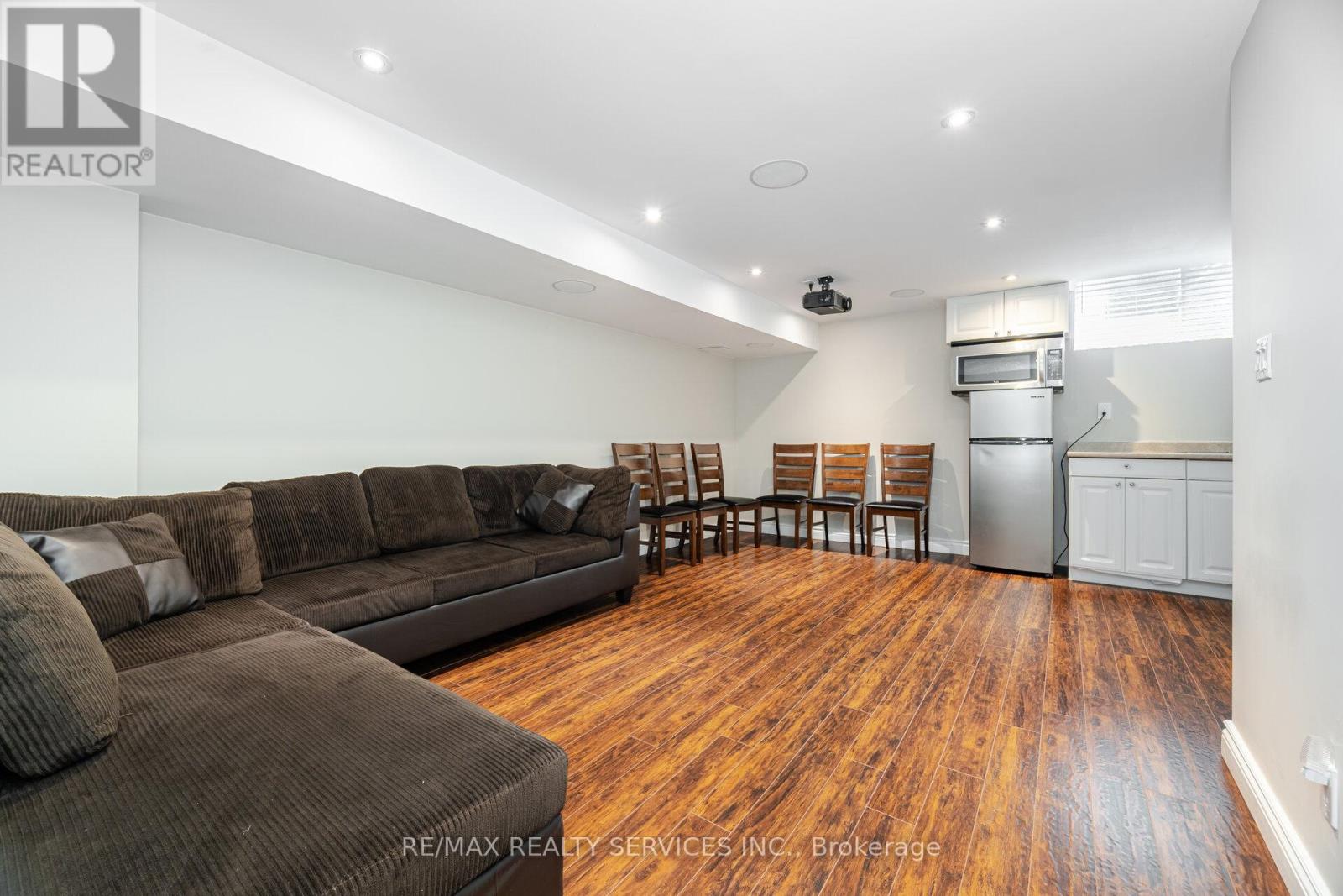 Photo 34 of 162 Sussexvale Drive, Brampton ON