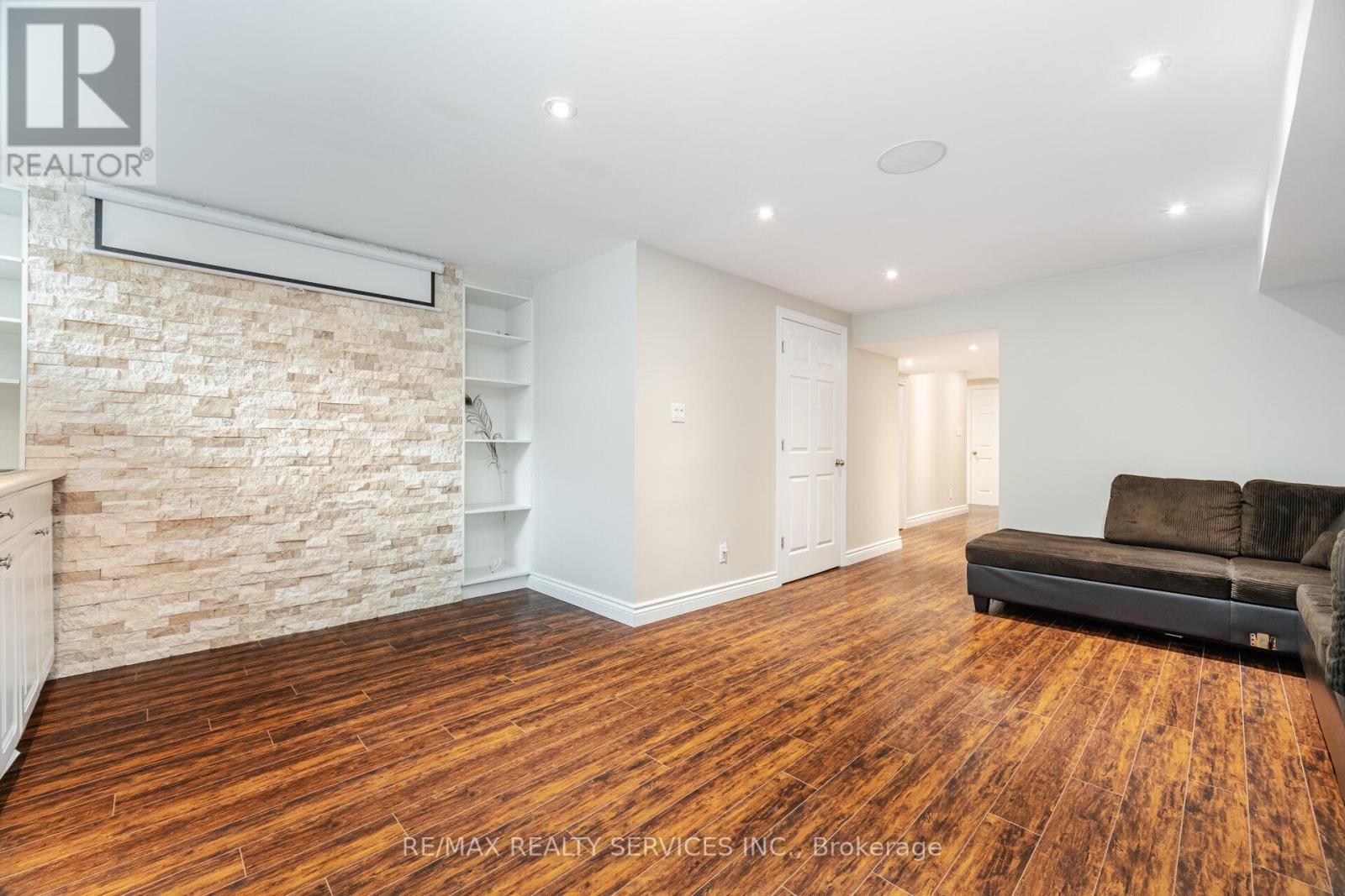 Photo 36 of 162 Sussexvale Drive, Brampton ON