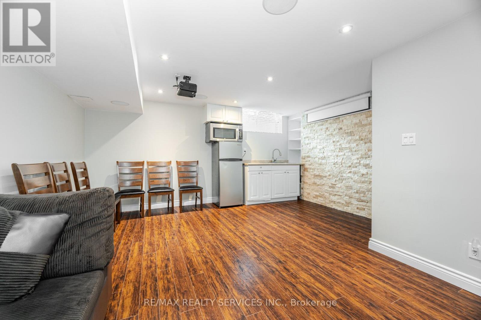 Photo 37 of 162 Sussexvale Drive, Brampton ON