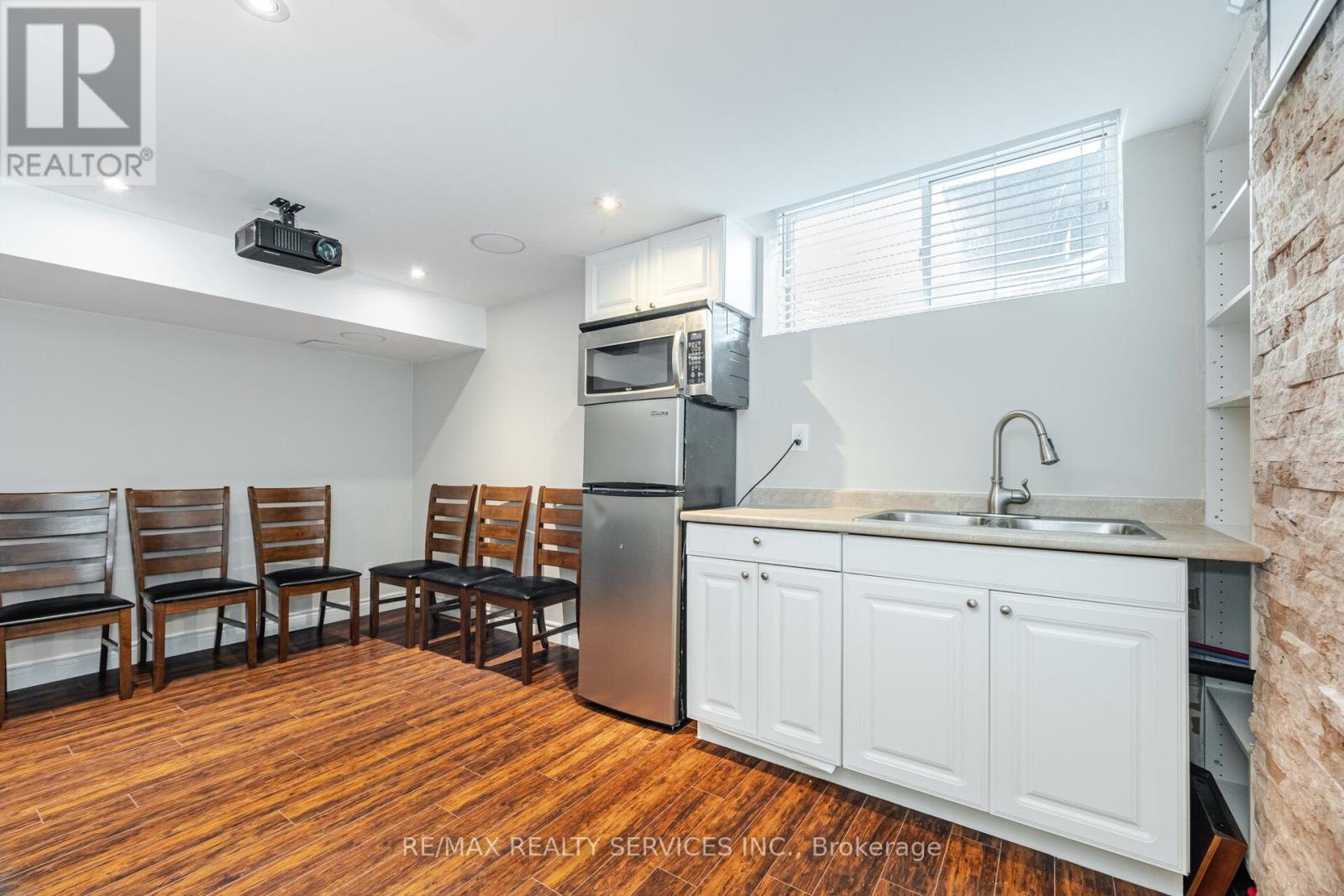 Photo 39 of 162 Sussexvale Drive, Brampton ON
