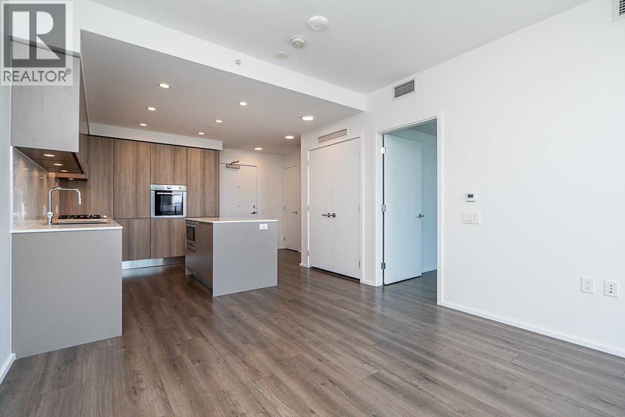 Photo 10 of 708 3809 Evergreen Place, Burnaby BC