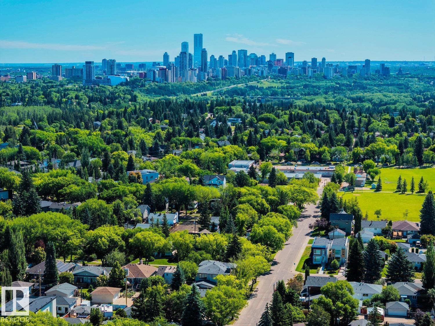Photo 52 of 9704 146 St Nw, Edmonton AB