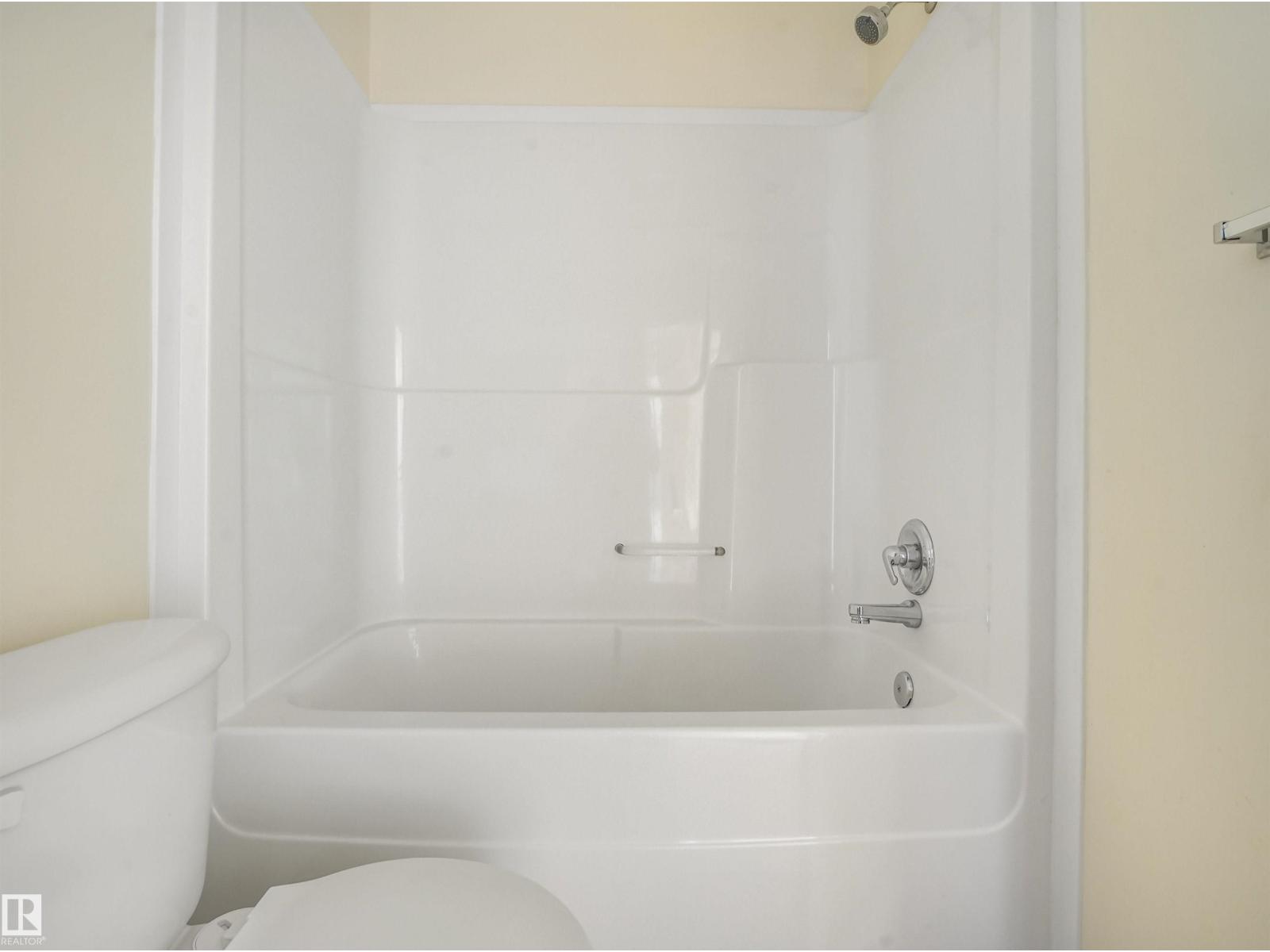 Photo 30 of 57 3380 28 A Av Nw, Edmonton AB