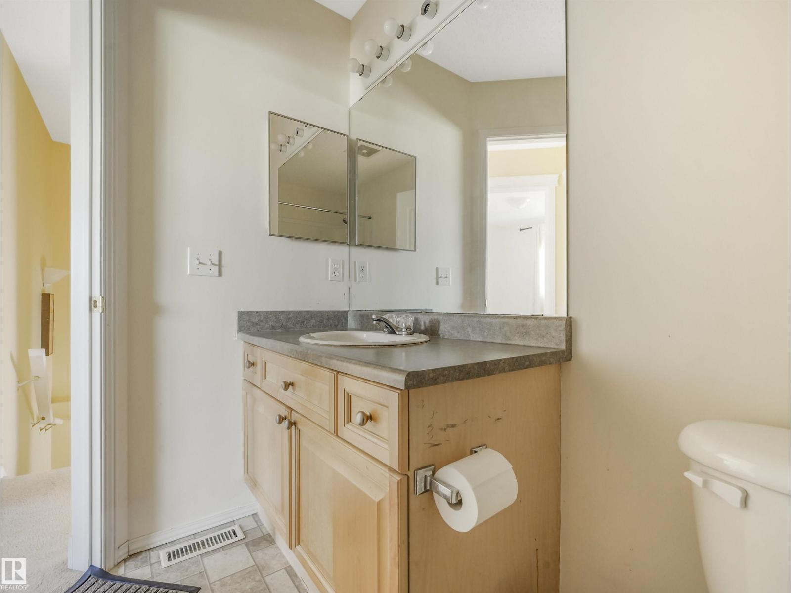Photo 31 of 57 3380 28 A Av Nw, Edmonton AB