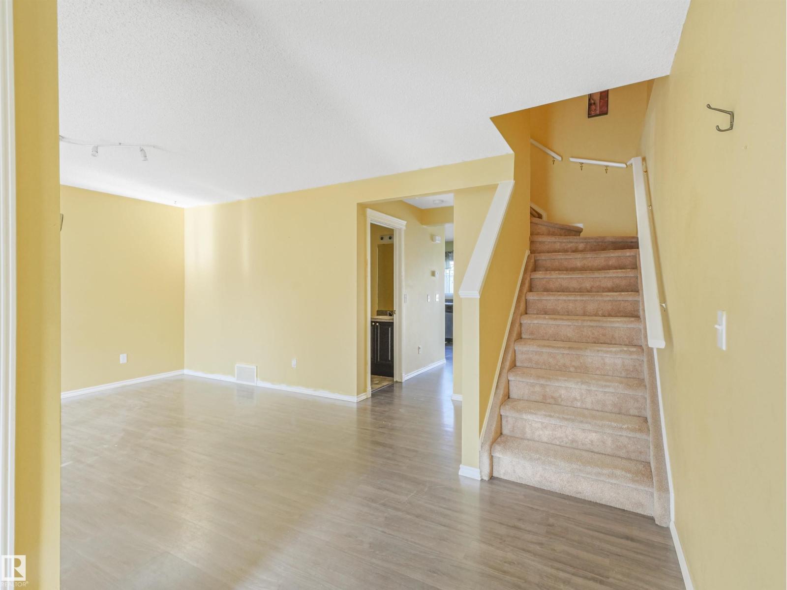 Photo 6 of 57 3380 28 A Av Nw, Edmonton AB