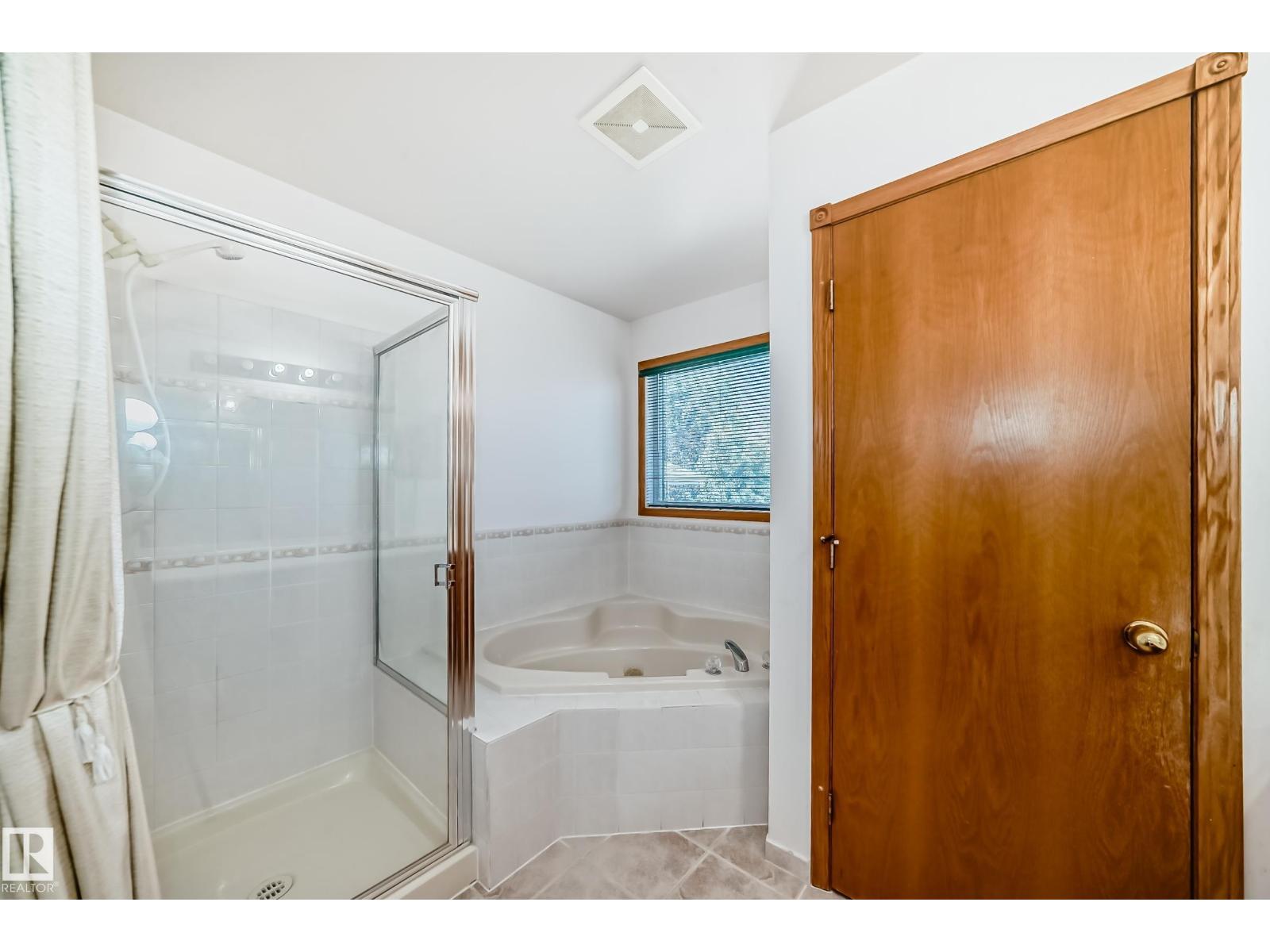 Photo 31 of 1122 Wedgewood Bv Nw, Edmonton AB