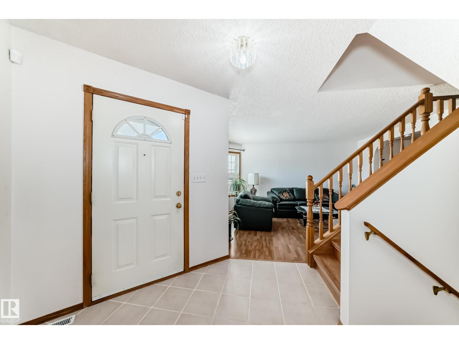 Photo 8 of 1122 Wedgewood Bv Nw, Edmonton AB