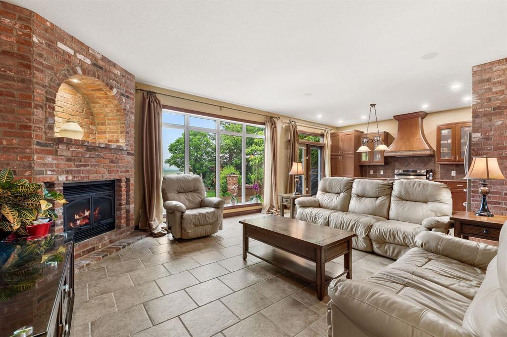 Photo 13 of 134 Granite Park Boulevard, Steinbach MB