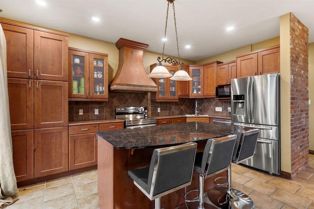 Photo 19 of 134 Granite Park Boulevard, Steinbach MB