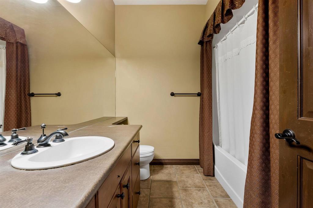 Photo 28 of 134 Granite Park Boulevard, Steinbach MB