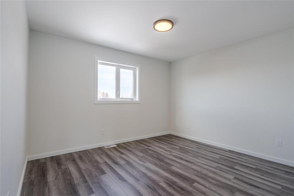 Photo 12 of 294 Normandeau Avenue, Ste Anne MB