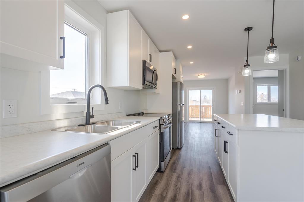 Photo 5 of 294 Normandeau Avenue, Ste Anne MB