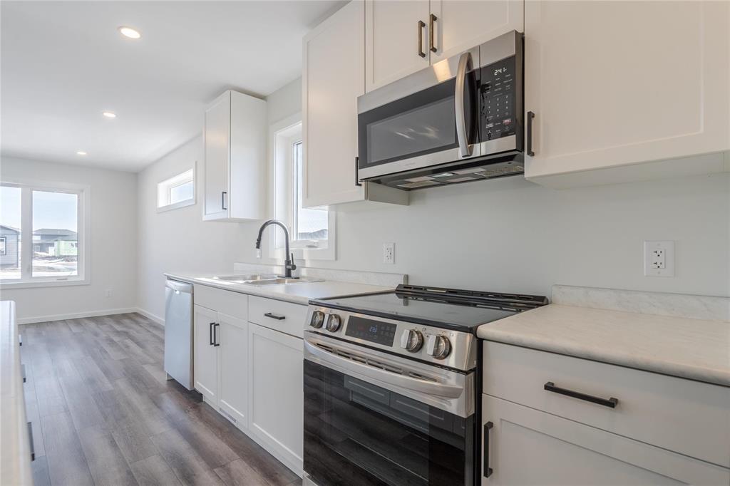 Photo 9 of 294 Normandeau Avenue, Ste Anne MB