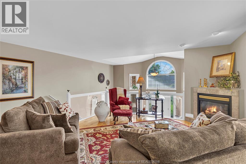 Photo 8 of 4159 Roseland Drive, Windsor ON