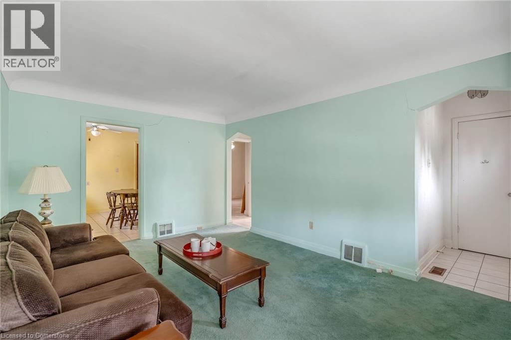 Photo 3 of 113 East 38th Street, Hamilton ON