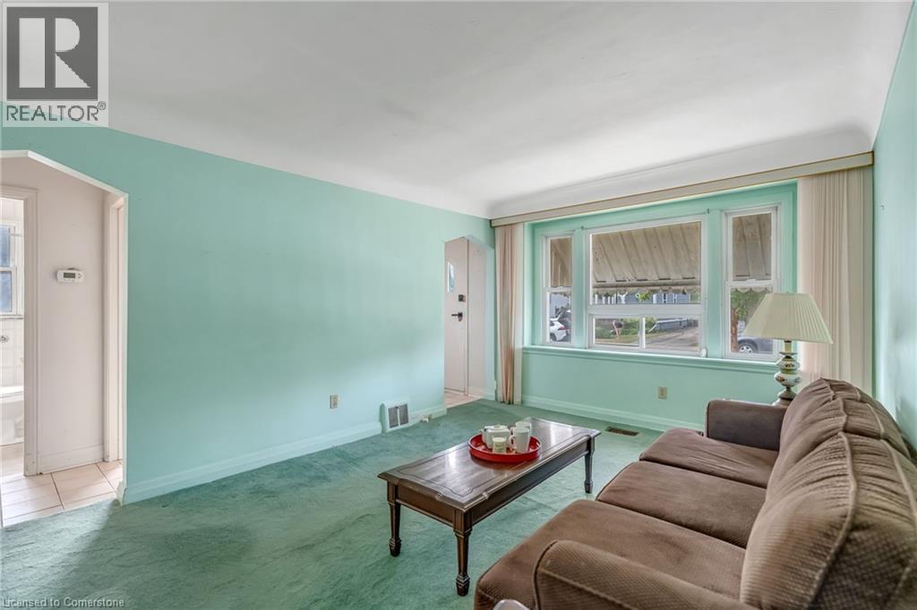 Photo 5 of 113 East 38th Street, Hamilton ON