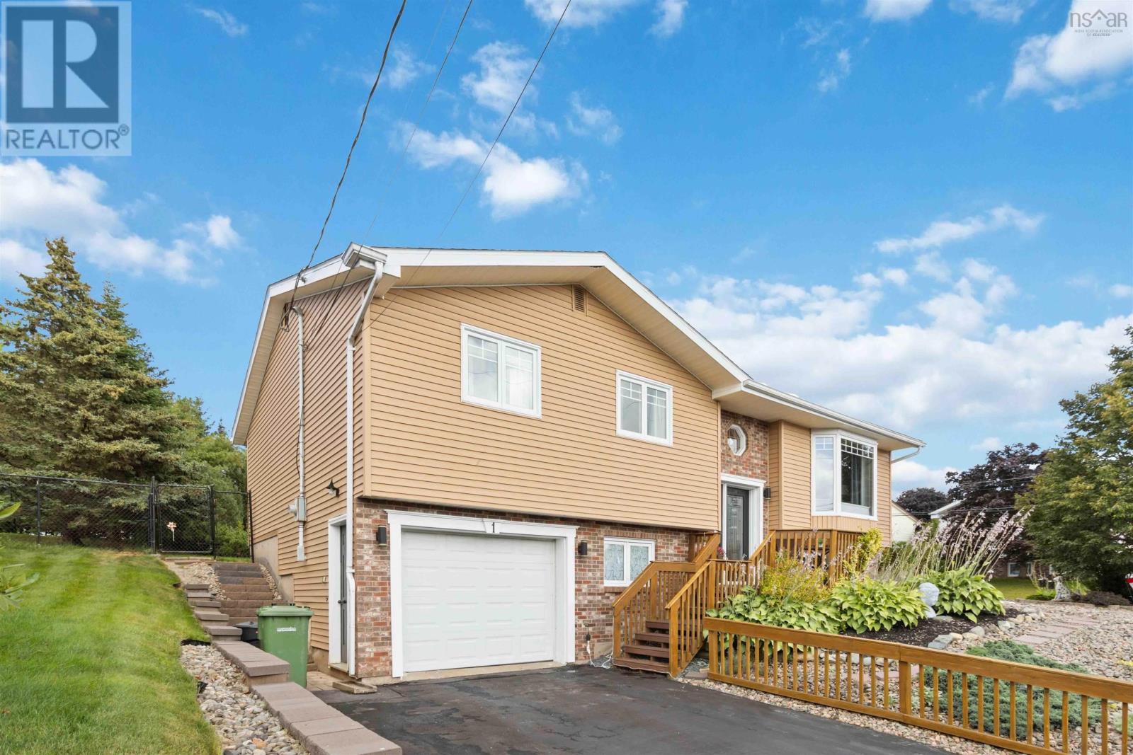 Photo 2 of 1 Gammon Crescent, Dartmouth NS