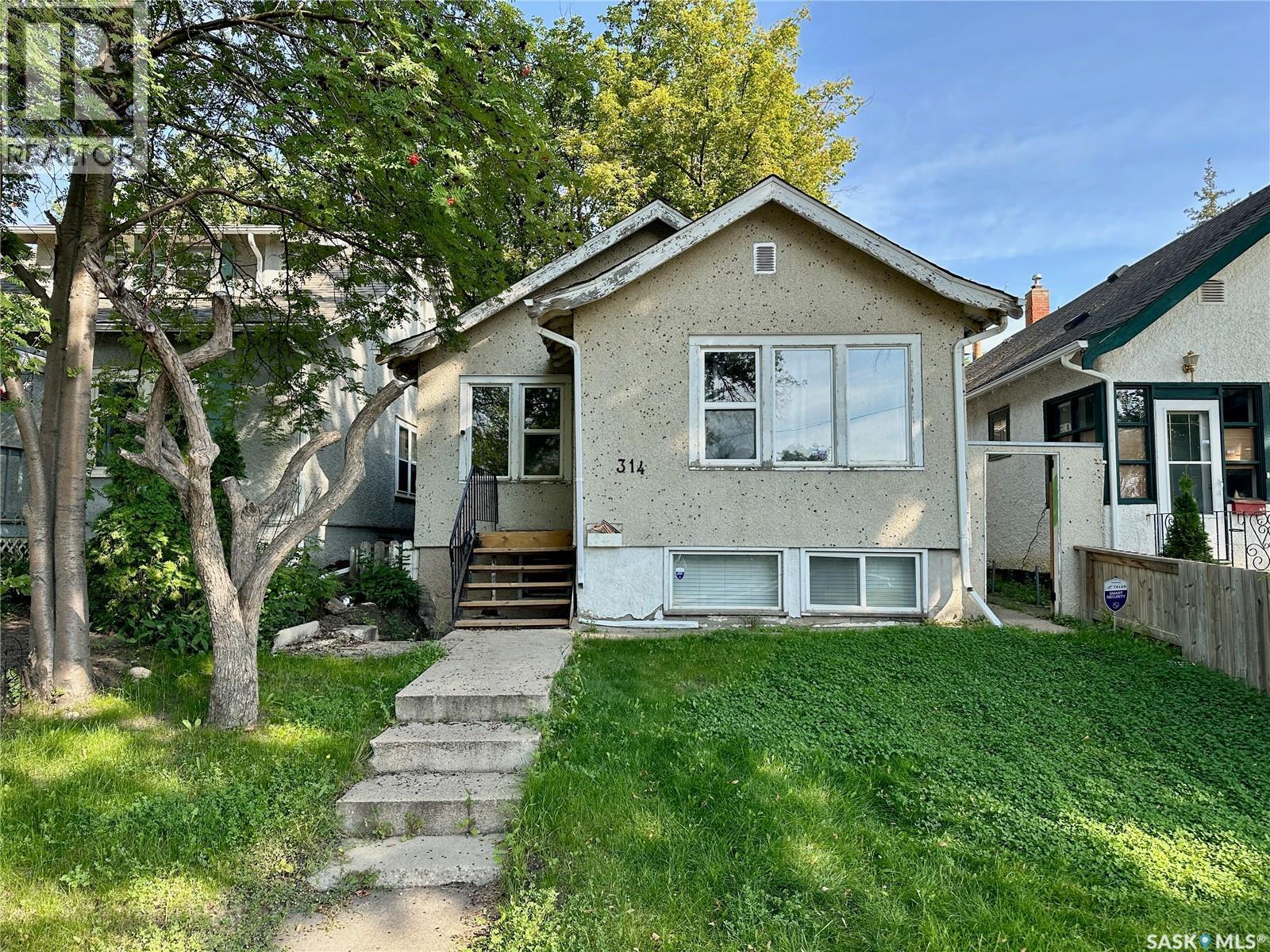 Photo 1 of 314 26th Street W, Saskatoon SK