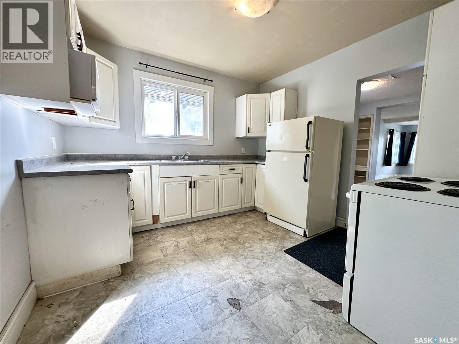 Photo 10 of 314 26th Street W, Saskatoon SK