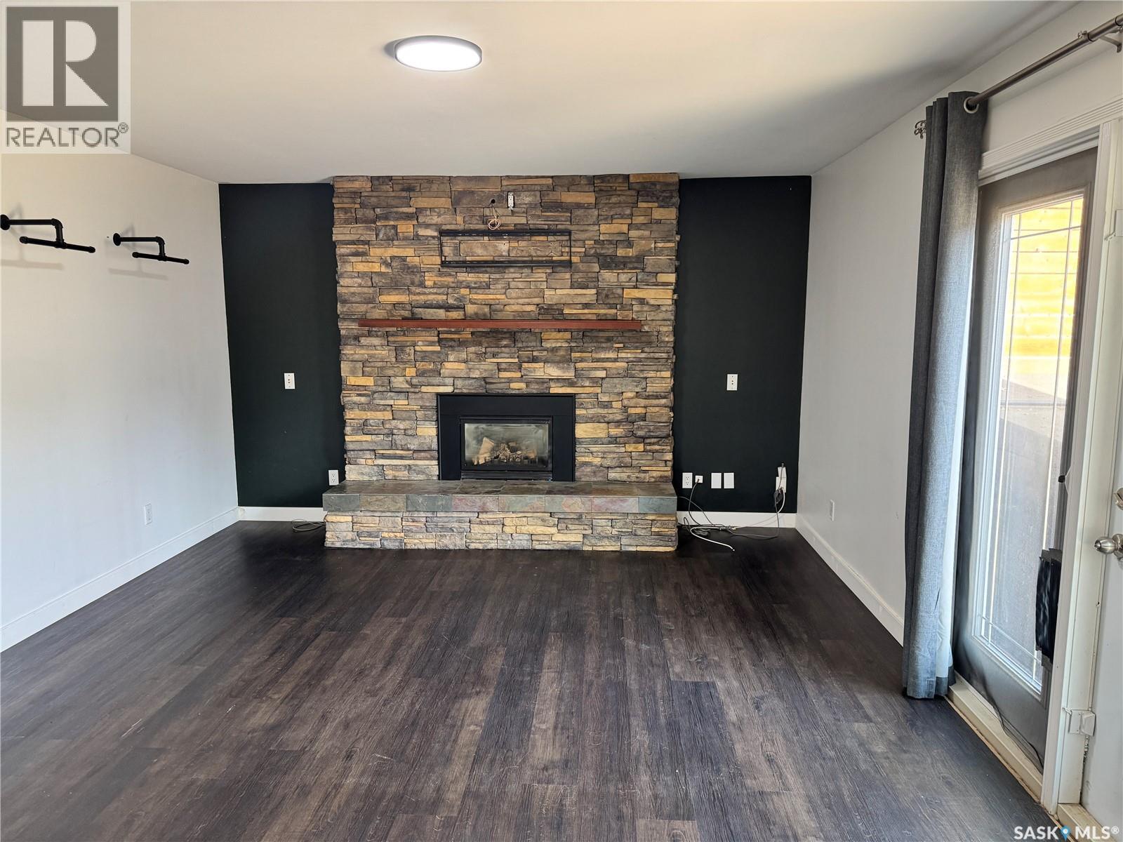Photo 23 of 414 Witney Avenue N, Saskatoon SK