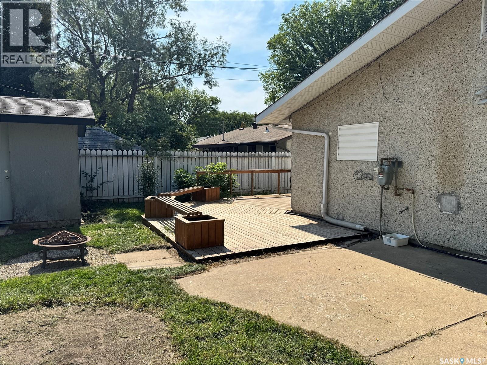 Photo 28 of 414 Witney Avenue N, Saskatoon SK