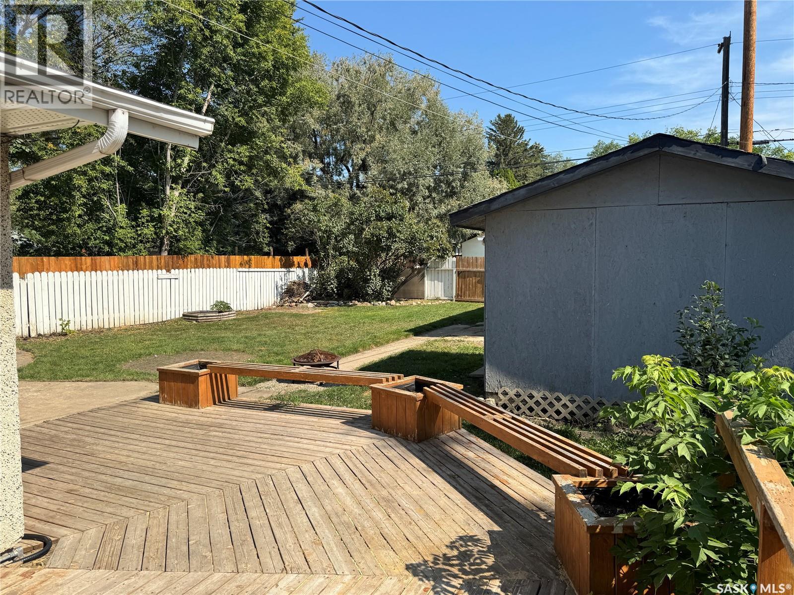 Photo 29 of 414 Witney Avenue N, Saskatoon SK
