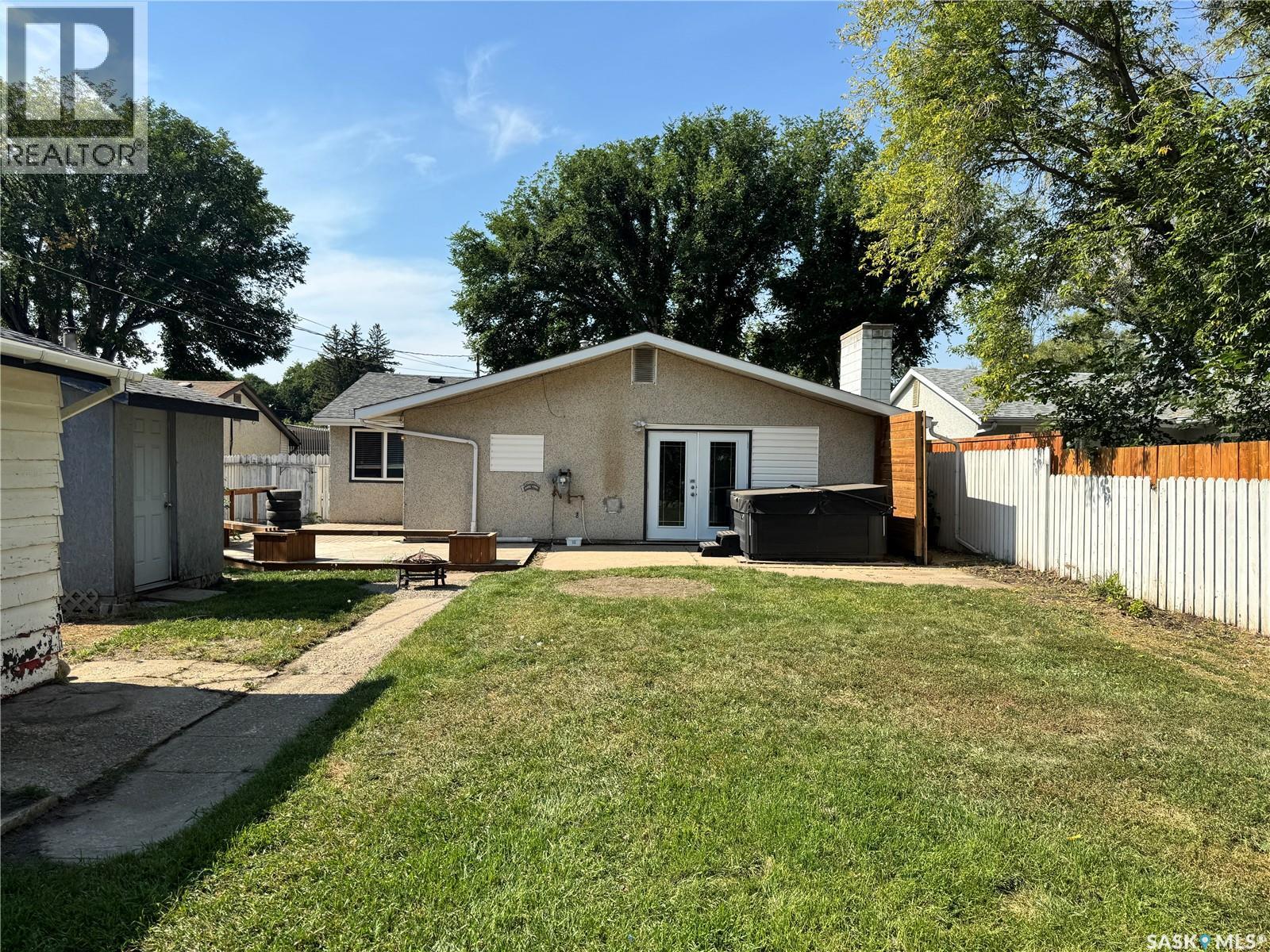 Photo 30 of 414 Witney Avenue N, Saskatoon SK