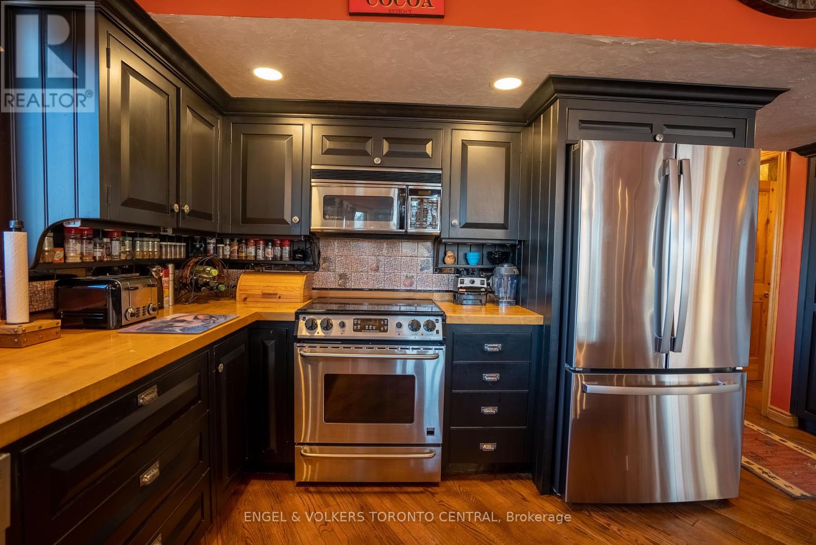 Photo 11 of 11 Valleycrest Drive, Oromedonte ON