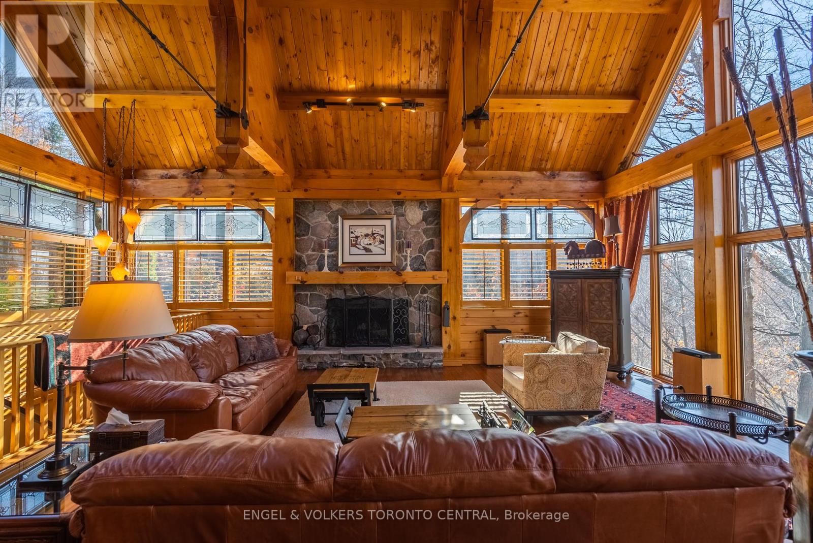 Photo 3 of 11 Valleycrest Drive, Oromedonte ON