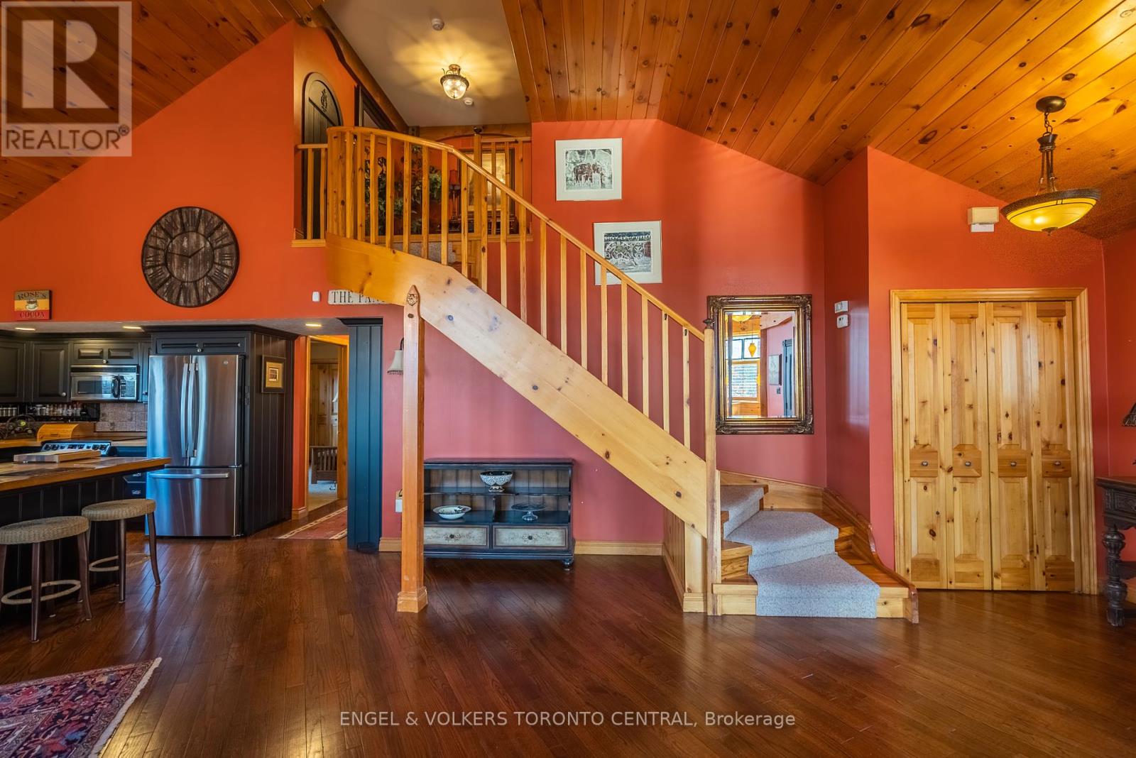 Photo 6 of 11 Valleycrest Drive, Oromedonte ON