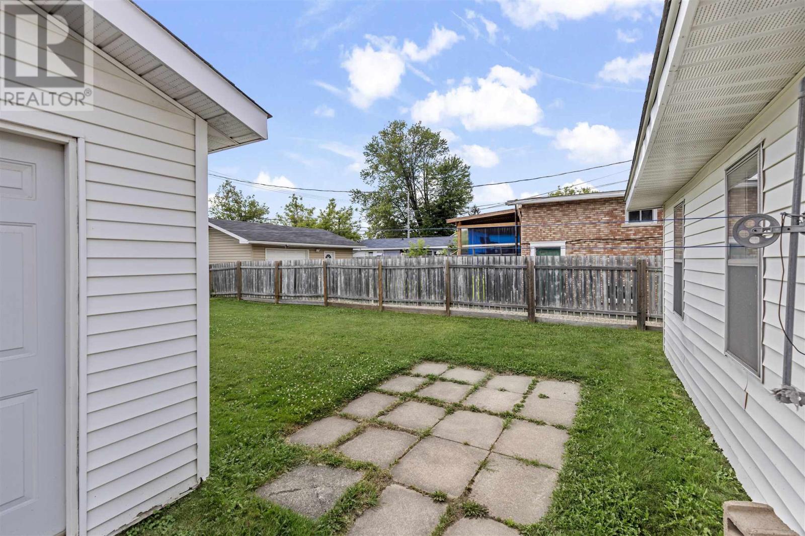 Photo 28 of 1287 Wellington St E, Sault Ste Marie ON