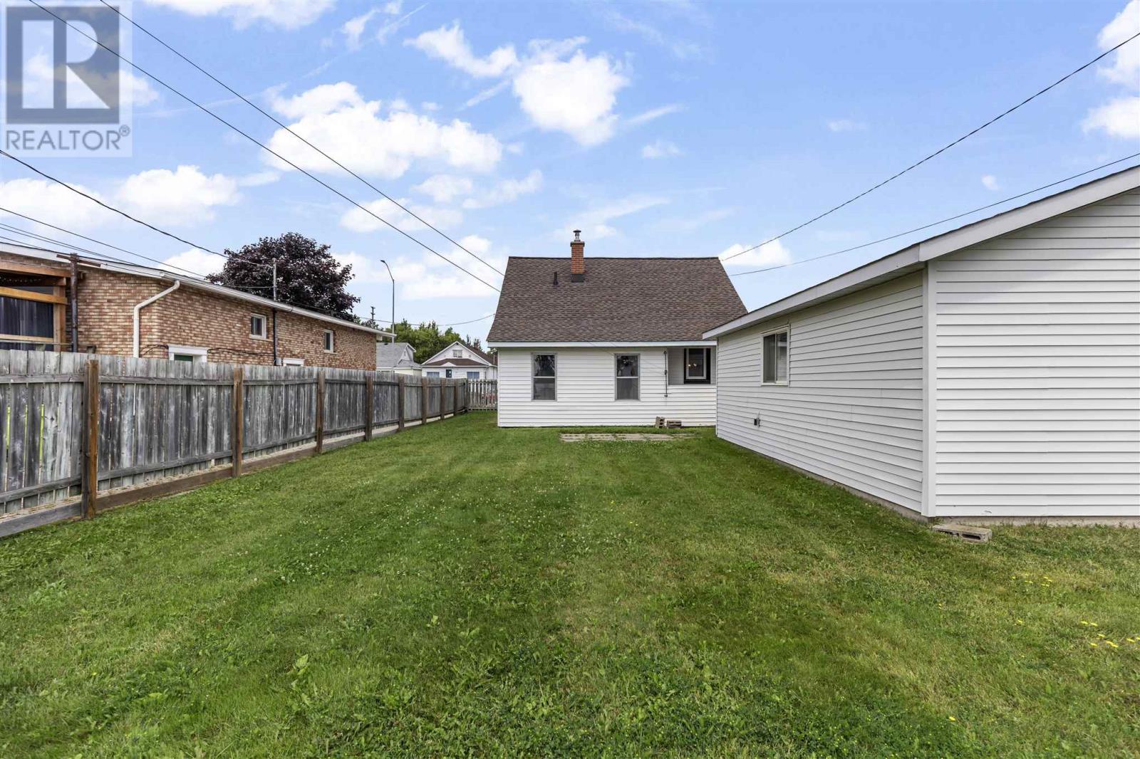 Photo 32 of 1287 Wellington St E, Sault Ste Marie ON