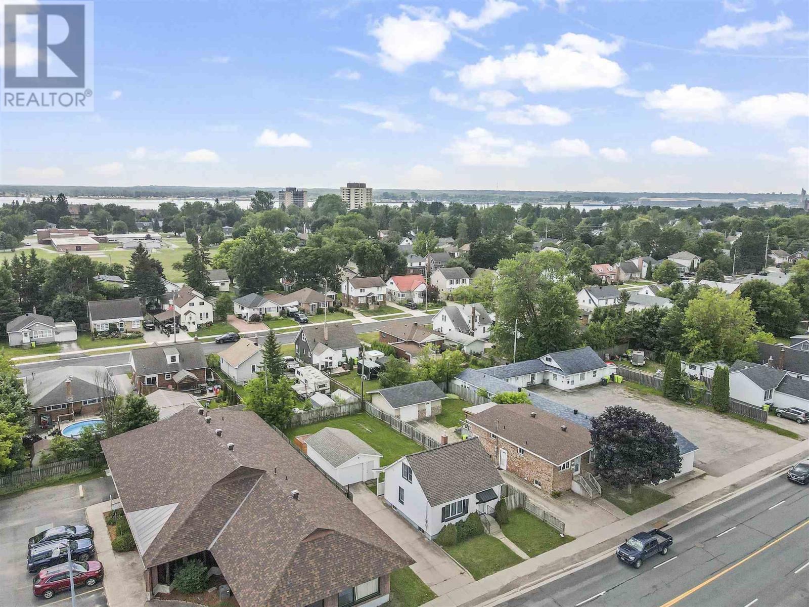 Photo 35 of 1287 Wellington St E, Sault Ste Marie ON