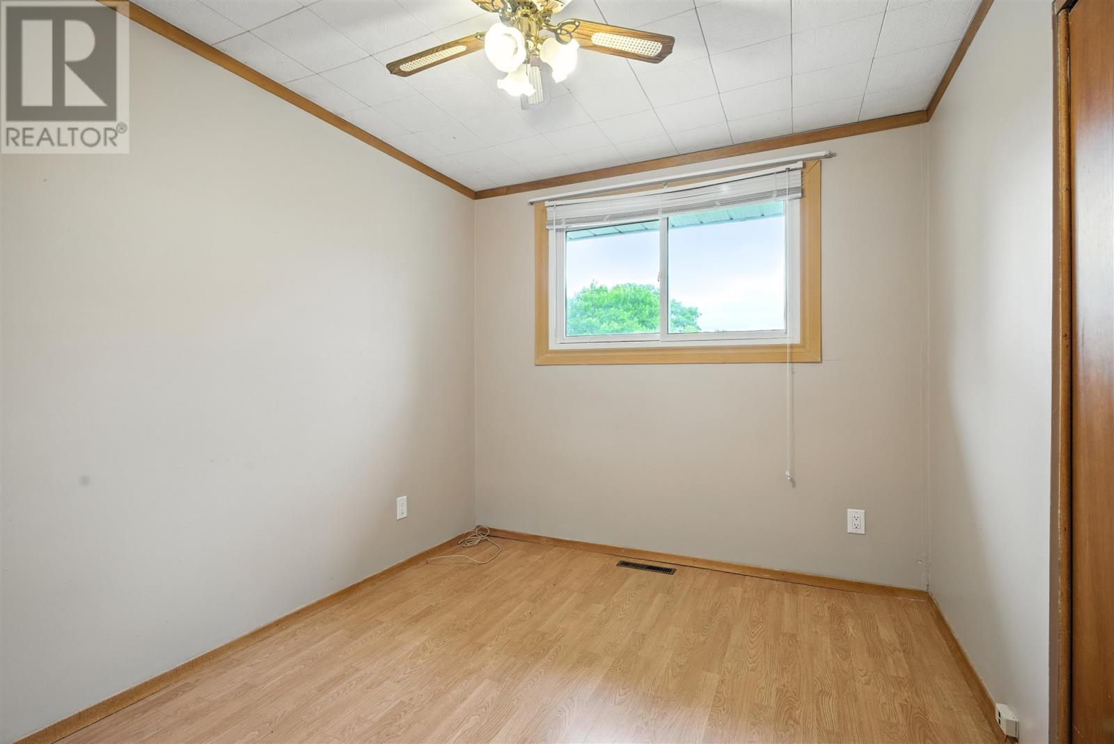 Photo 17 of 30 Chicora Cres, Sault Ste Marie ON