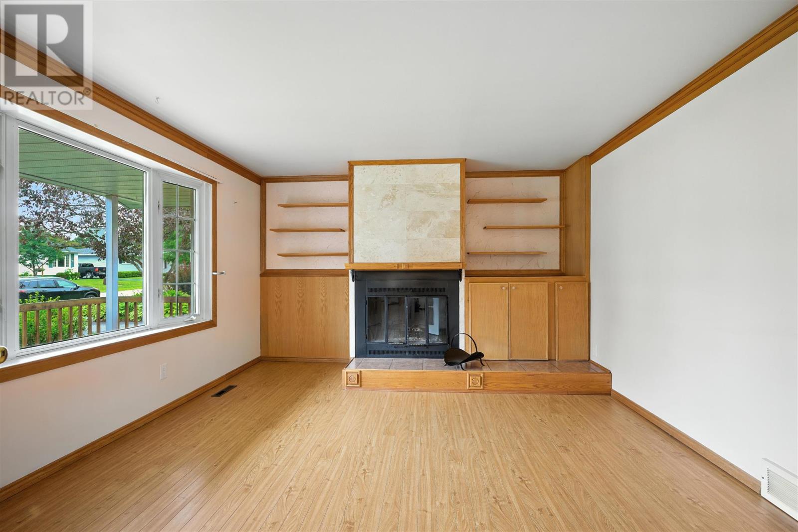 Photo 10 of 30 Chicora Cres, Sault Ste Marie ON