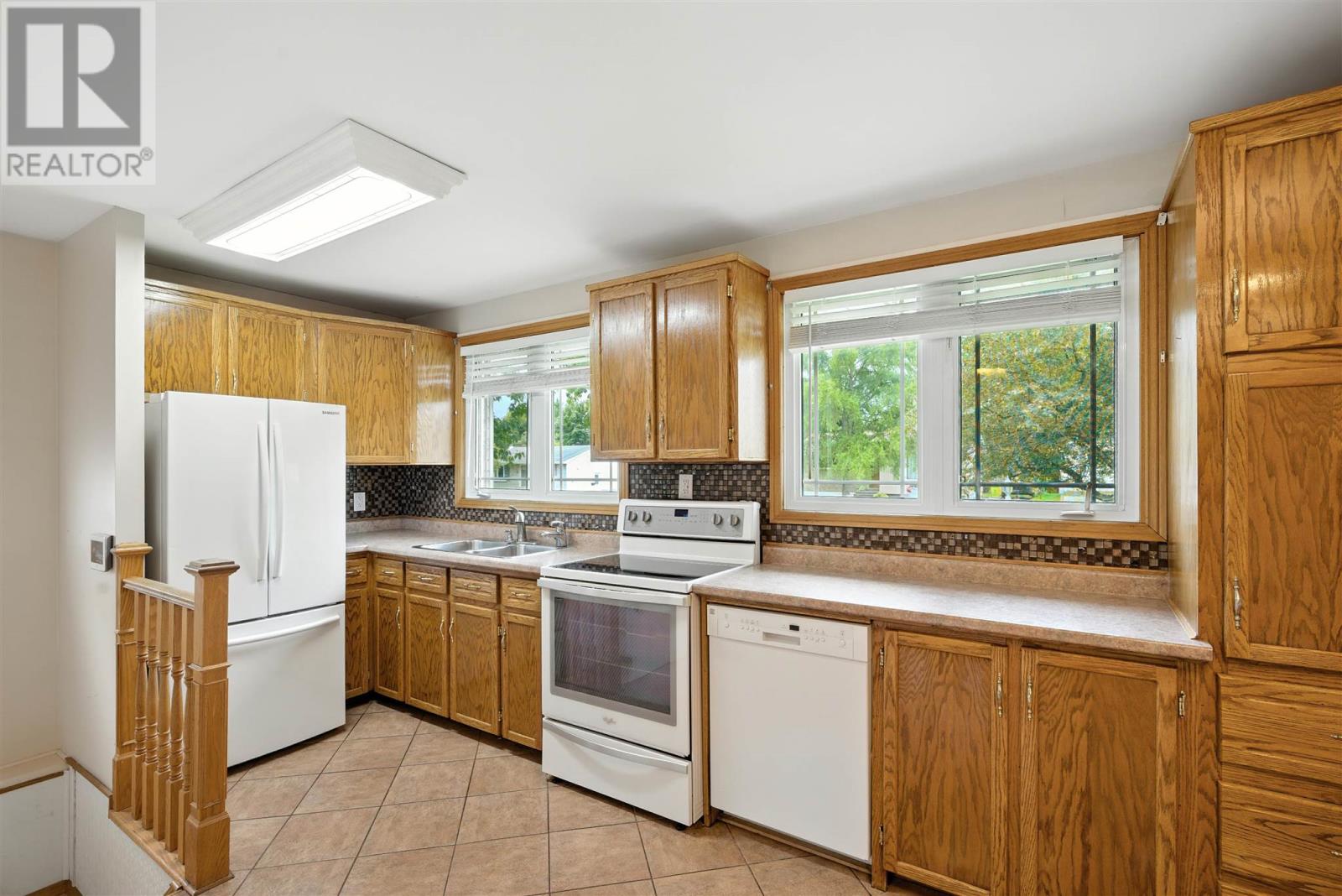 Photo 8 of 30 Chicora Cres, Sault Ste Marie ON