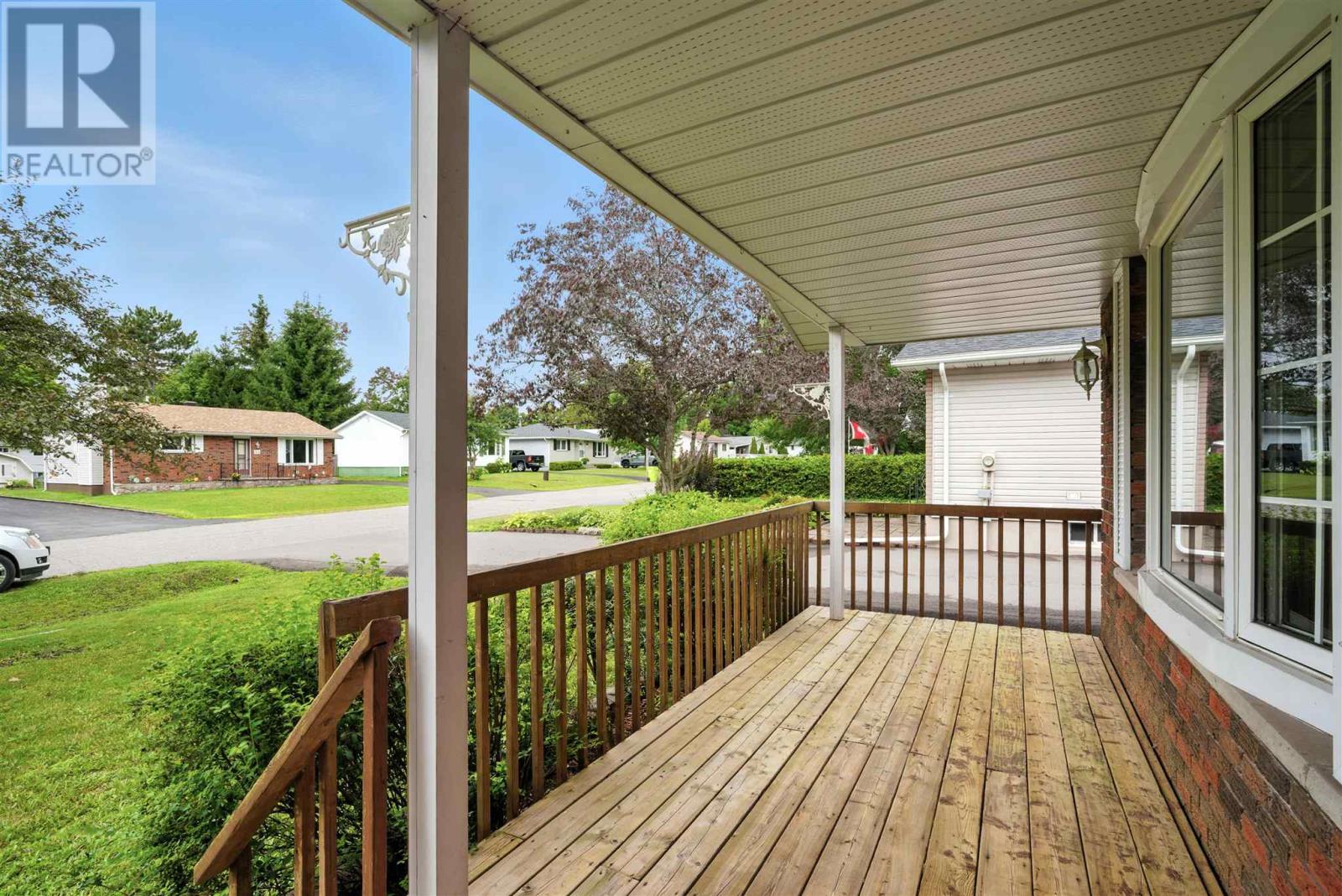 Photo 3 of 30 Chicora Cres, Sault Ste Marie ON