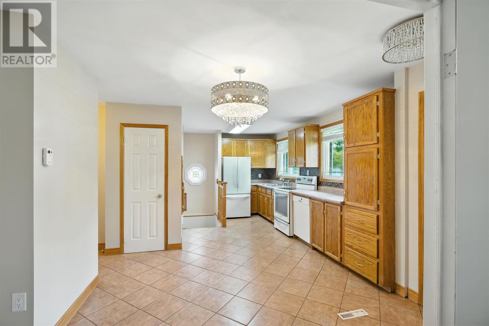 Photo 9 of 30 Chicora Cres, Sault Ste Marie ON